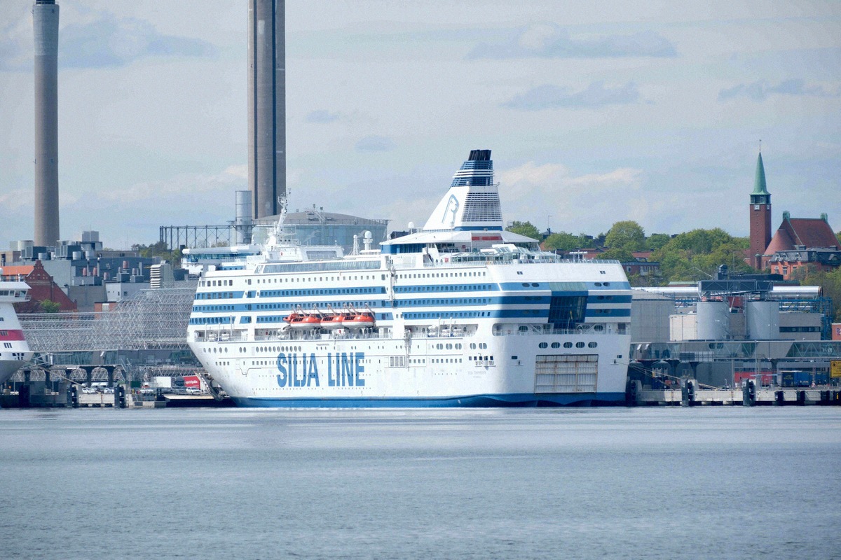 Fähre von Tallink Silja im Hafen von Stockholm