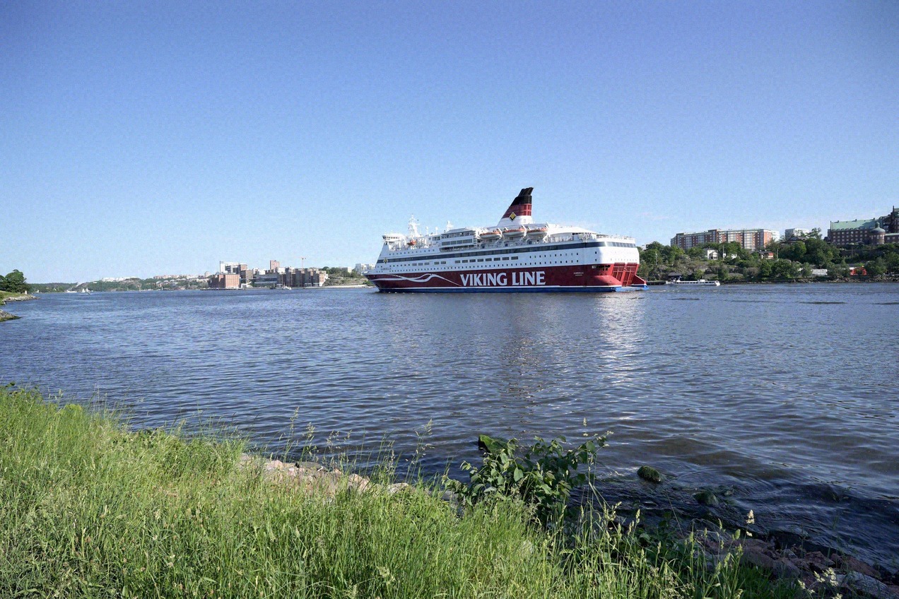Viking-Line-Fähre im Stockholmer Schärengarten