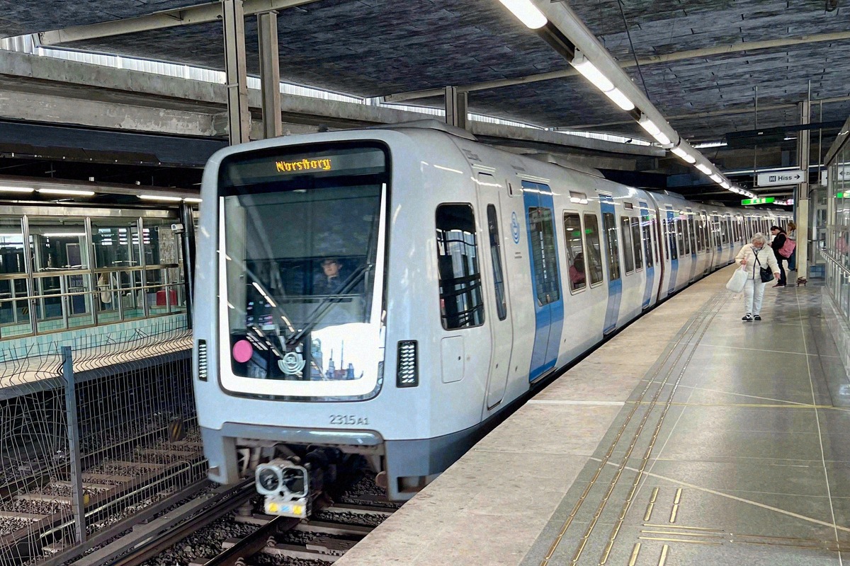 Zug der Stockholmer U-Bahn Tunnelbana