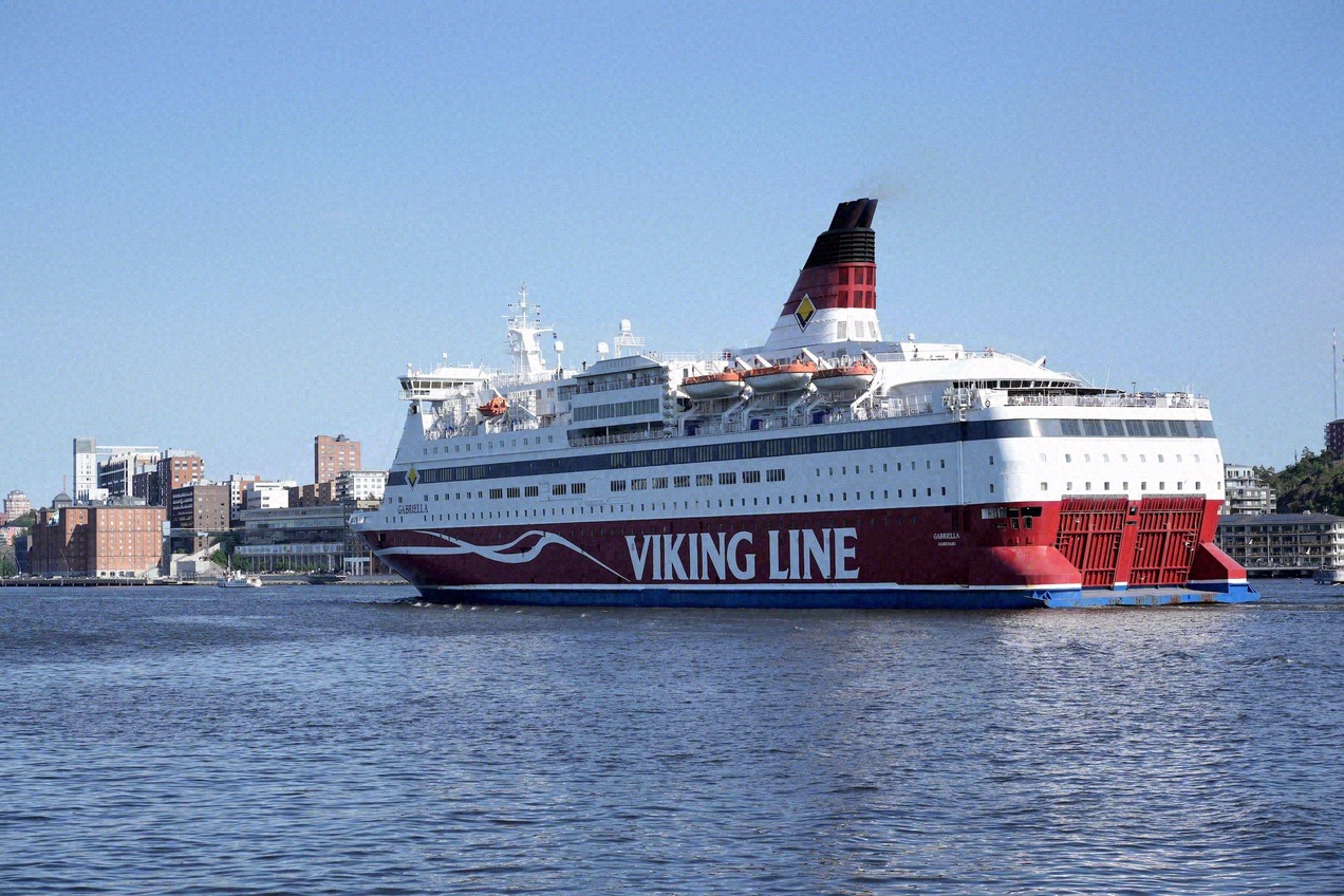 Viking-Line-Fähre Gabriella läuft aus dem Hafen von Stockholm aus